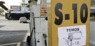 Fechamento do Estreito de Ormuz aumenta importações de diesel da Rússia e dos EUA