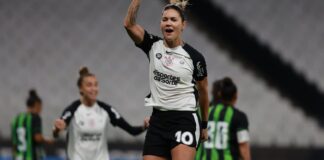 Gabi Zanotti conduz Corinthians a goleada sobre o América-MG
